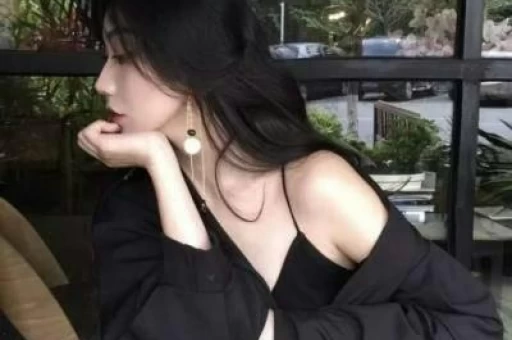 刚爆红就被扒黑料塌房了？